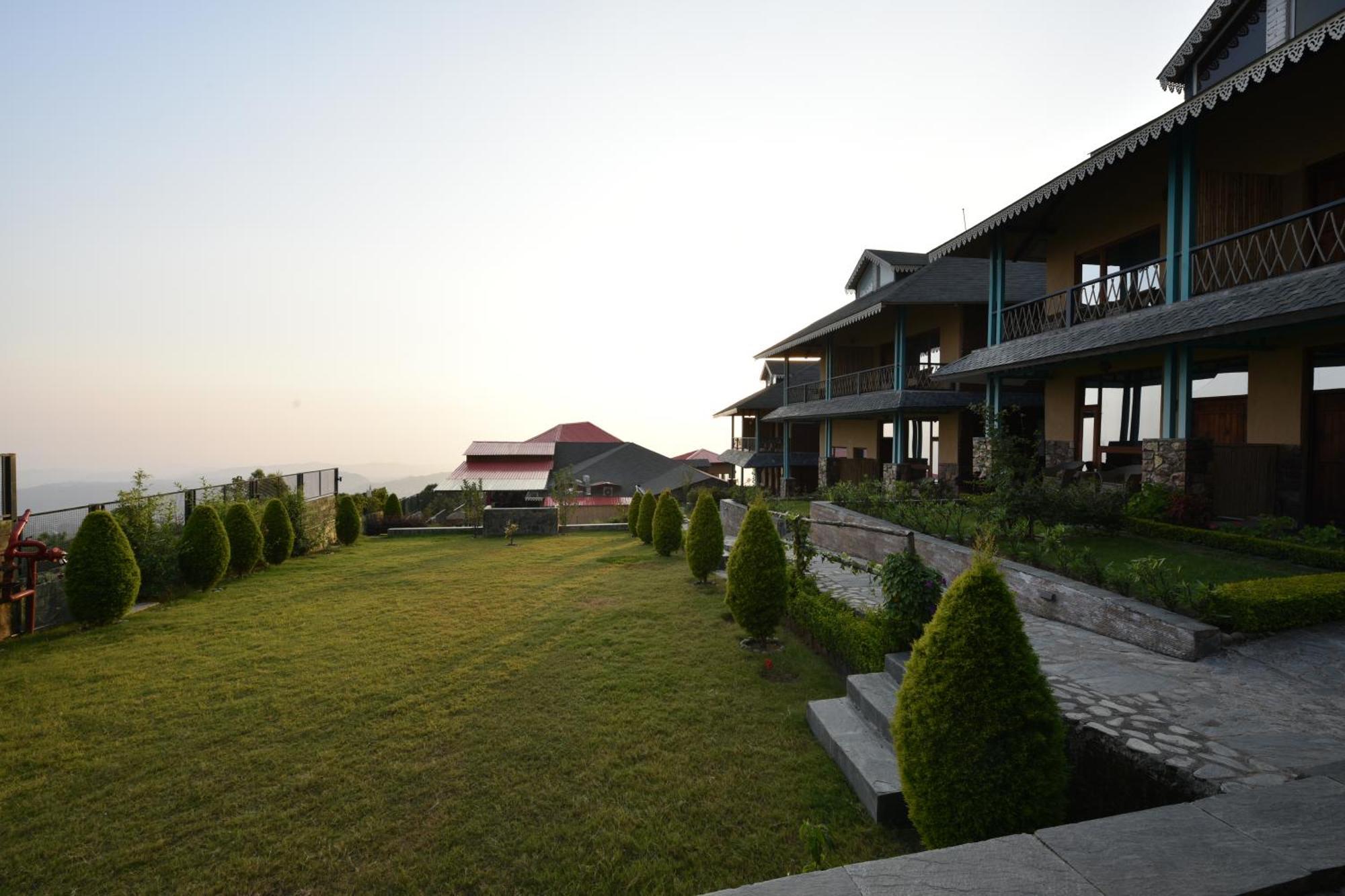 Tiaraa Jujurana Resort & Spa Dharamshala Exterior foto